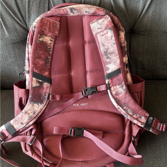 The North Face women’s Surge commuter laptop backpack. - Picture 2 of 9